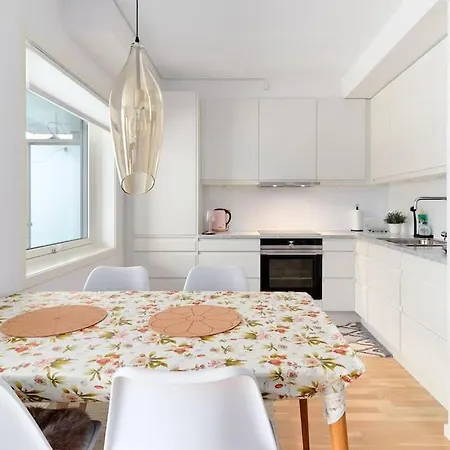 Bergen's Finest: Sleek Oasis With Two Bedroom *