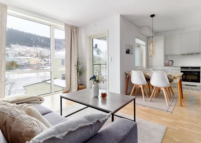 Bergen's Finest: Sleek Oasis With Two Bedroom Apartment *