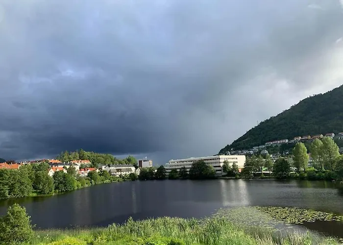 Bergen's Finest: Sleek Oasis With Two Bedroom Διαμέρισμα *