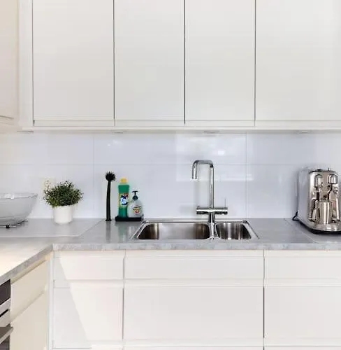 Bergen's Finest: Sleek Oasis With Two Bedroom 公寓